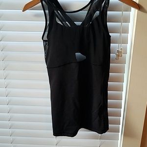 lululemon tank with shelf bra